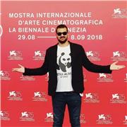 Lavoro sul campo da oltre 10 anni per i giornali più venduti e letti del nord est.mai creduto che chi non sa fare insegni,eccomi.